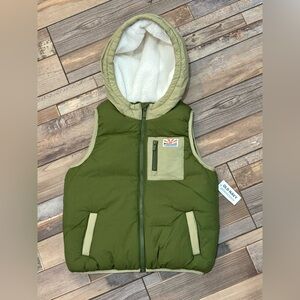 NWT Old Navy green vest boy size 5T